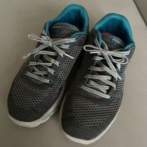 Sketchers GoWalk Surge Shoes